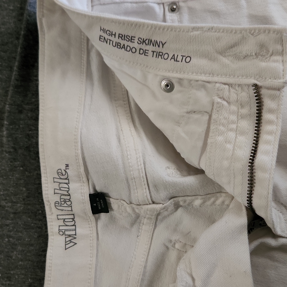 Wild Fable high rise white skinny jeans size 4